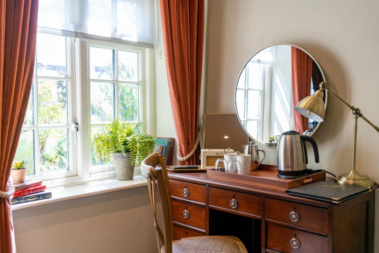 High Corner Inn Godshill  Экстерьер фото
